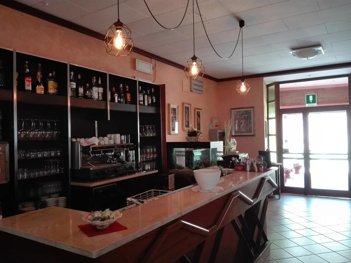Albergo Giardino Toscolano Maderno Exteriér fotografie